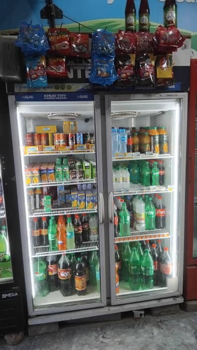 Commercial Refrigerator 10by10 condition