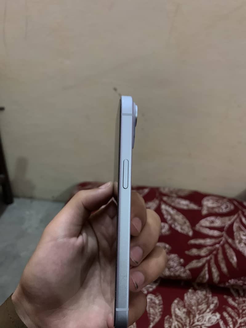 Apple iPhone 15 3