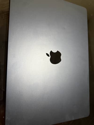 MacBook Air M2 15inch