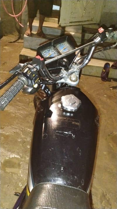 Urgent Sale Honda 125  bike me koi kam nhi engine bilkul okay hai