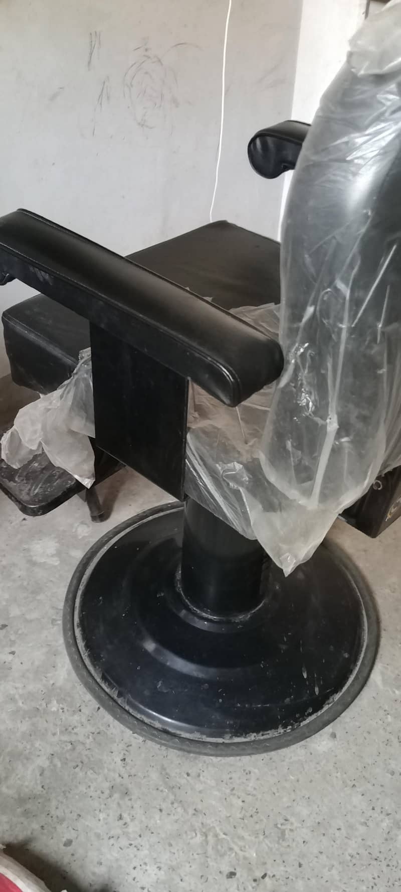 saloon chaier 0