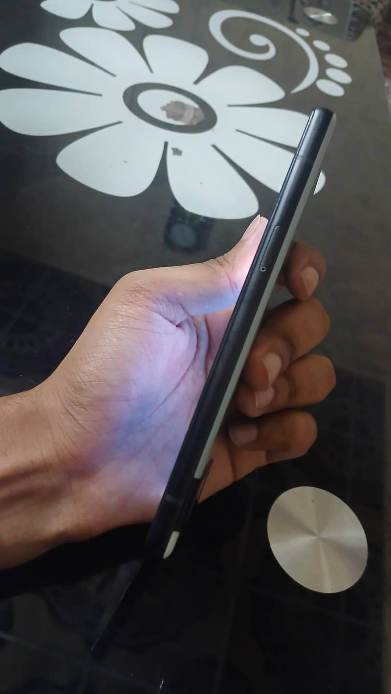 Google Pixel 6a 5