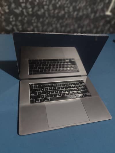 Mac book pro i9