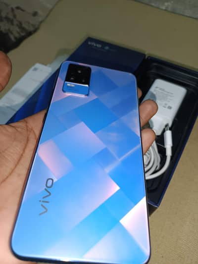 Vivo V21e 8GB RAM 128 GB memory PTA approved. 0324=8193=531