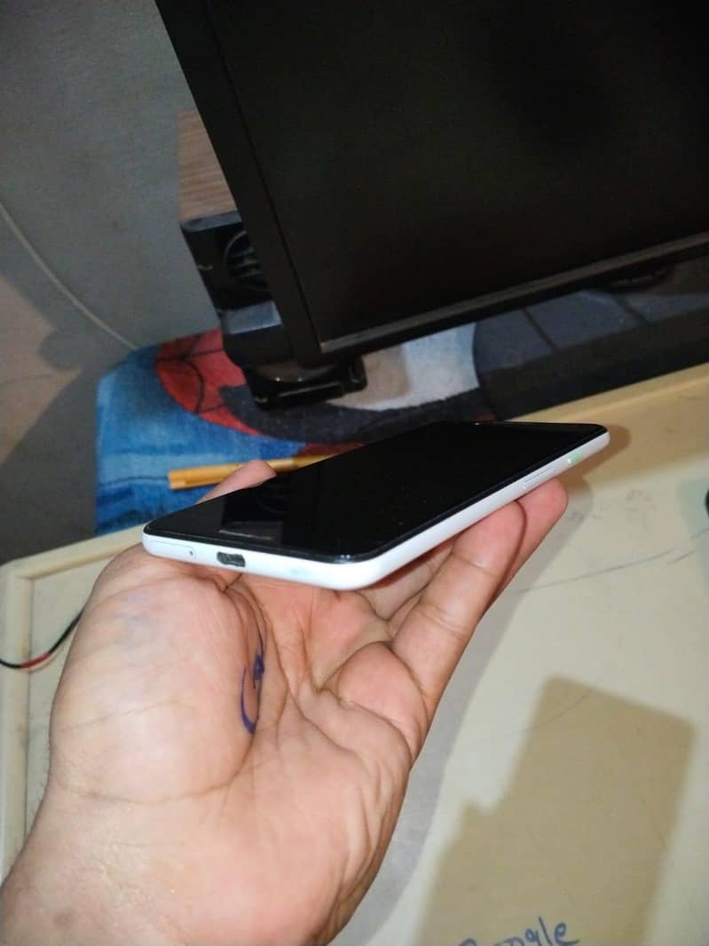 Google Pixel 3 8