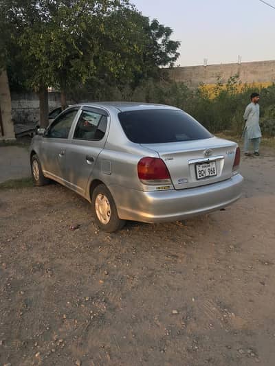 Toyota Platz 2003