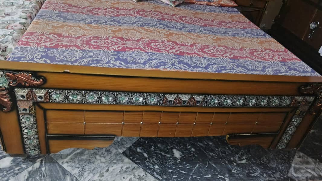 Bed 2 Sight Table 4