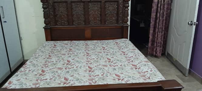 Pure Wooden sheesham bed with 2 piece of Patex Thaoera  sheets