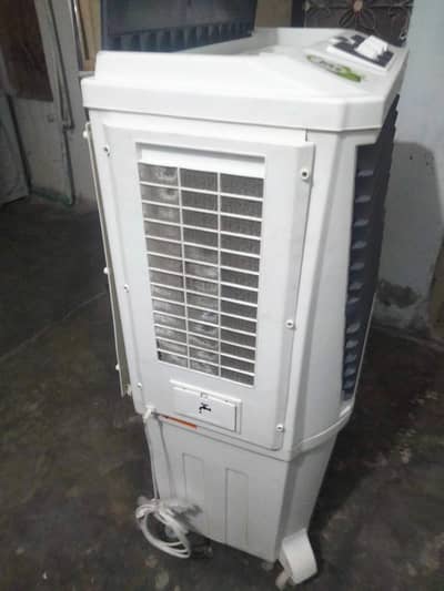 air cooler . 100later Pani or toundr company ka 10/10 condition