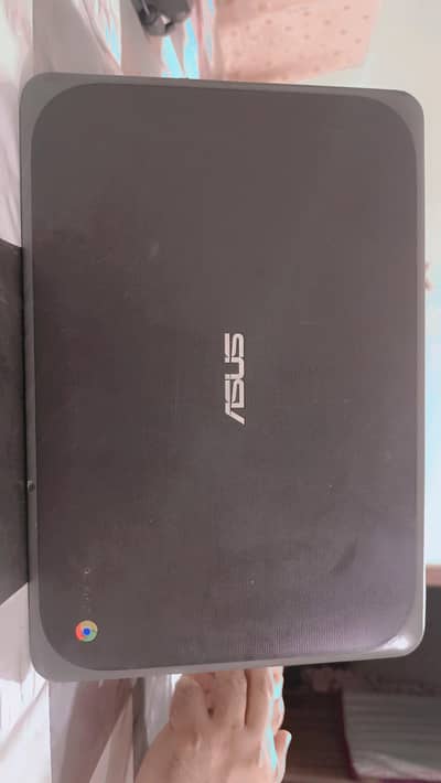 asus chrome book 10/10 condition all working. just like a new piece .