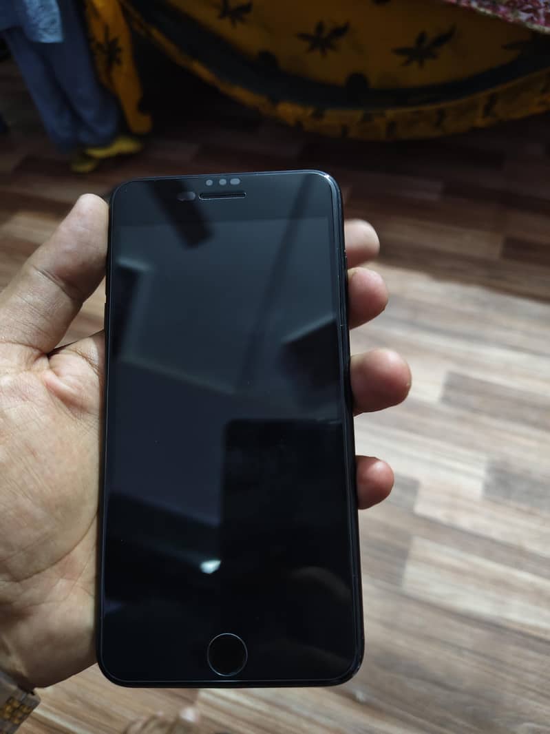 Apple iPhone 7 Plus 3