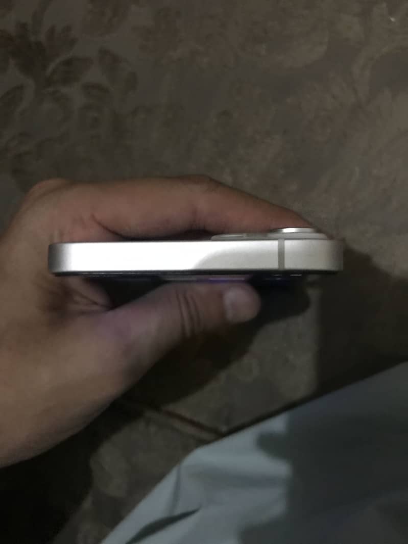 iPhone 14 plus 5