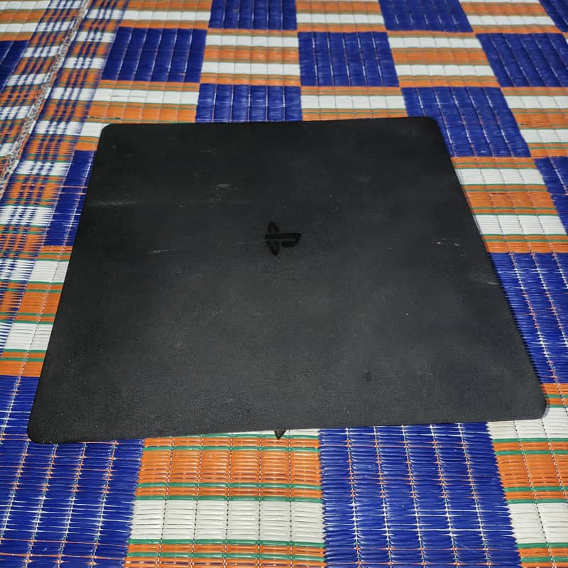 Ps4 slim 2
