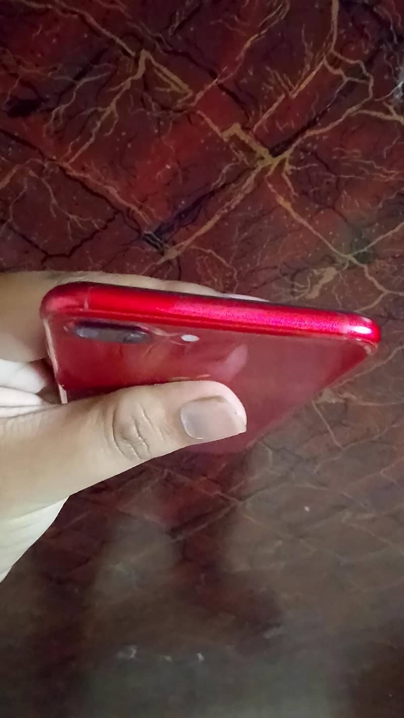 Apple iPhone 8 Plus 4