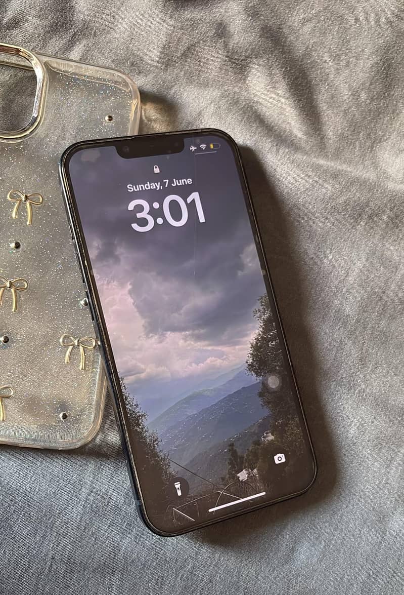 Apple iPhone 13 1