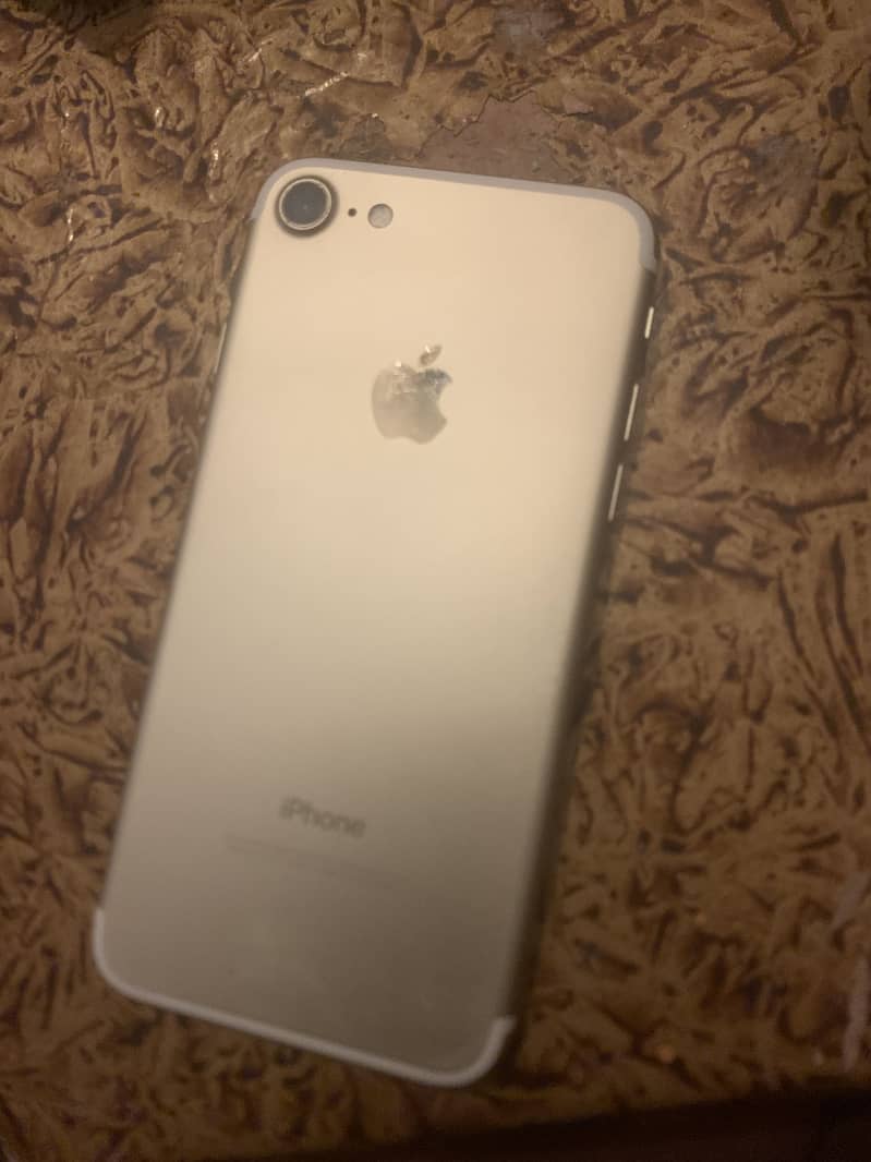 Apple iPhone 7 2
