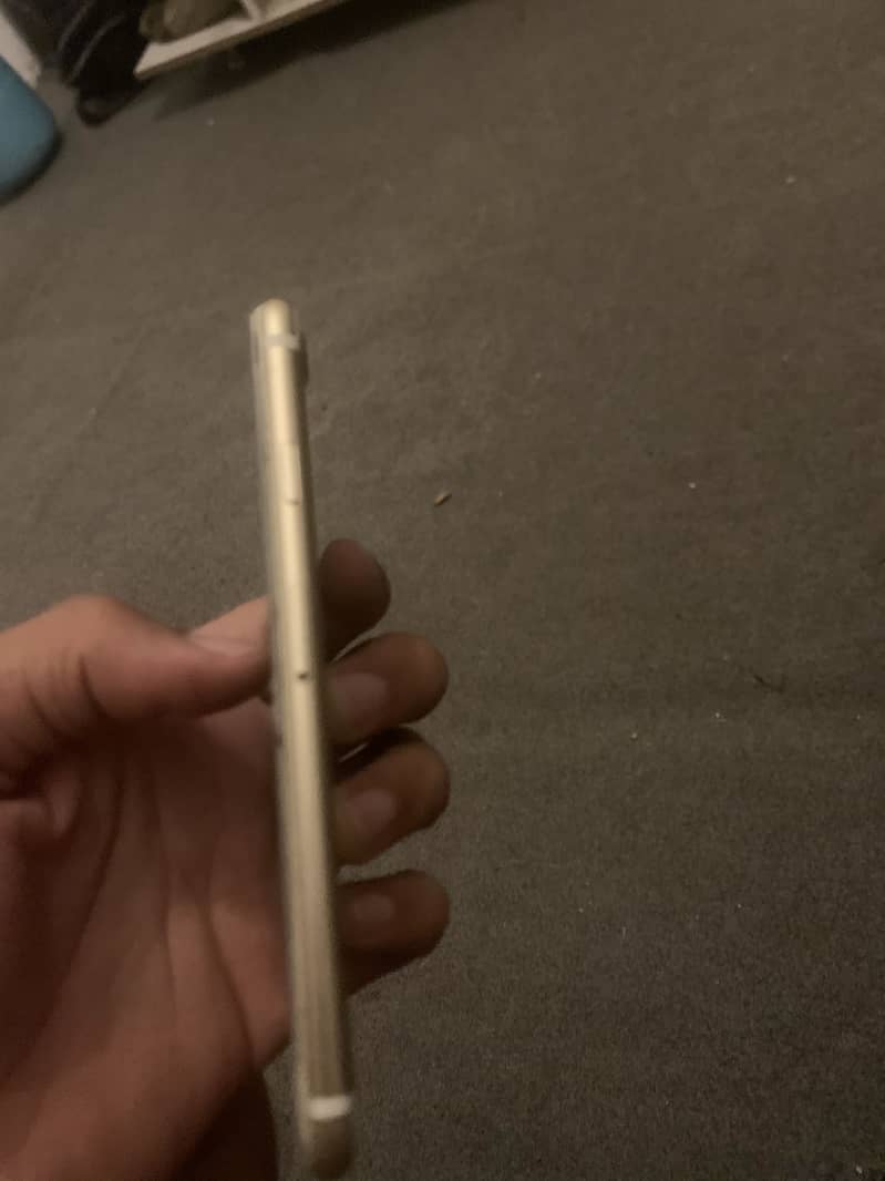 Apple iPhone 7 3