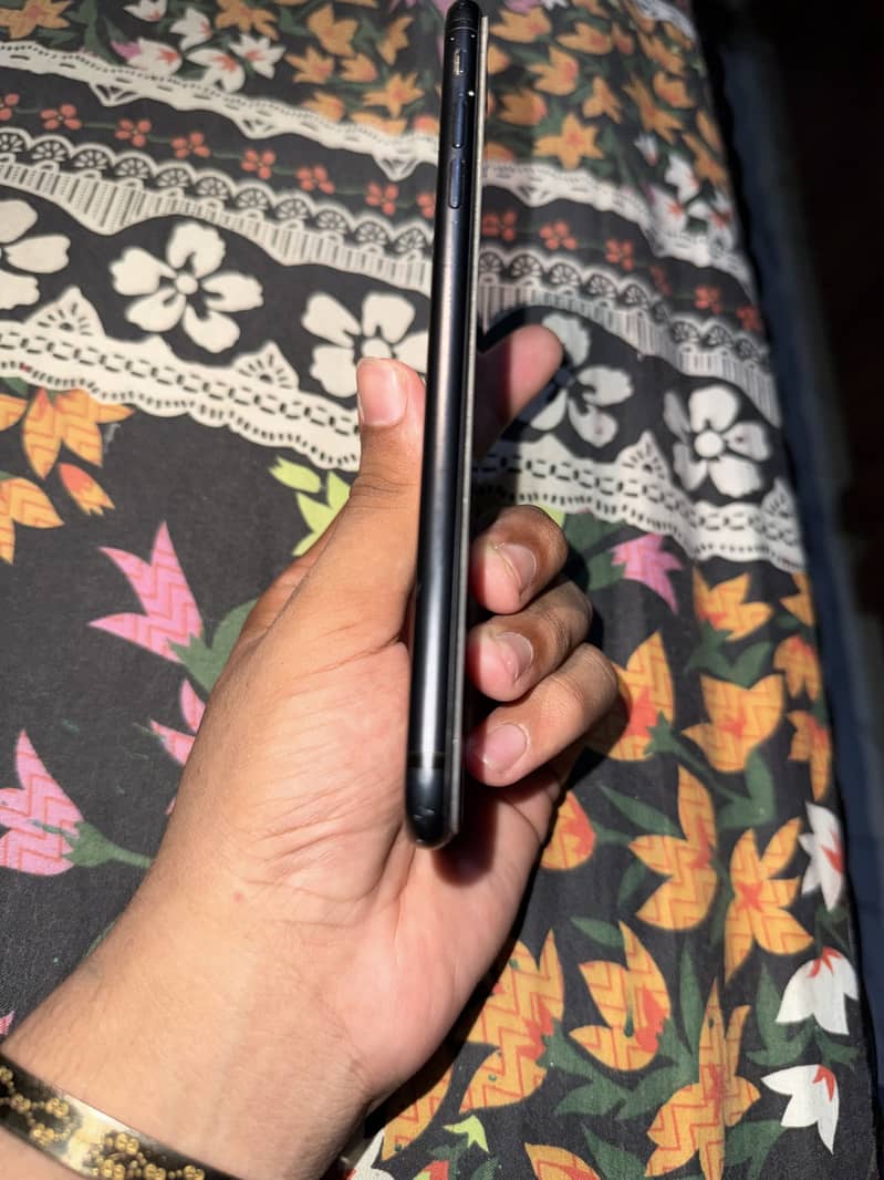 Apple iPhone 7 Plus 1