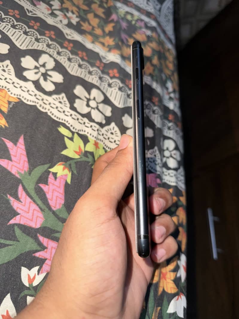 Apple iPhone 7 Plus 2