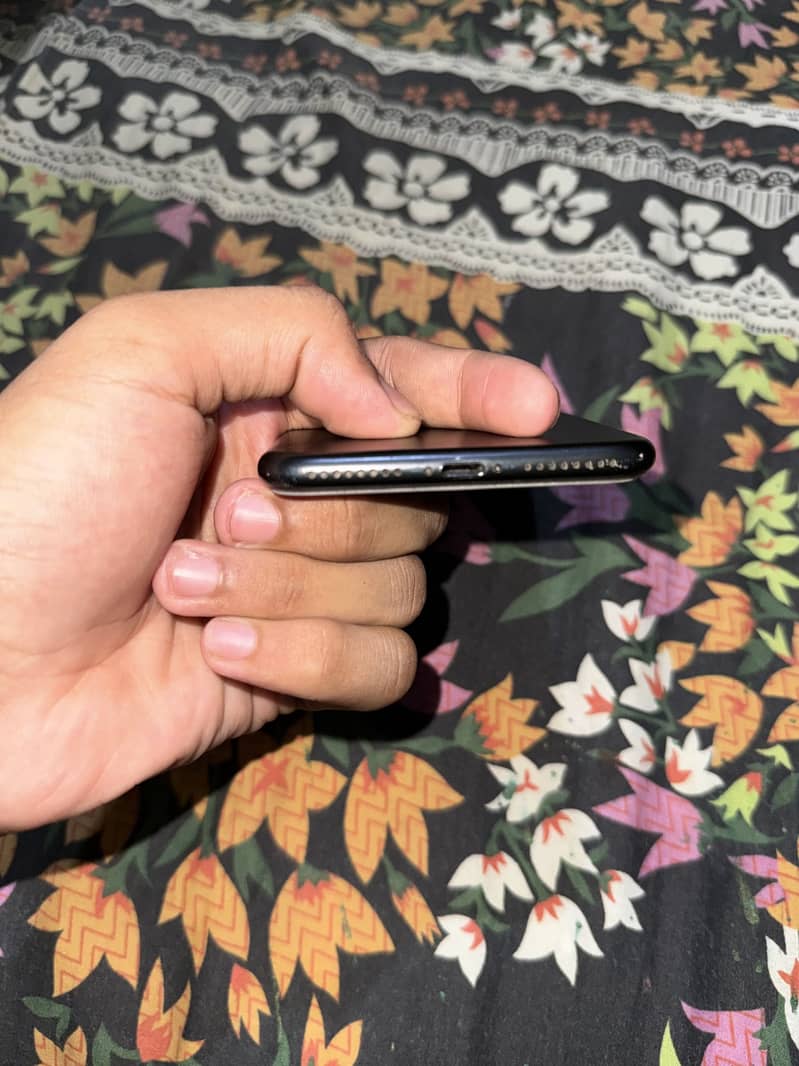 Apple iPhone 7 Plus 3