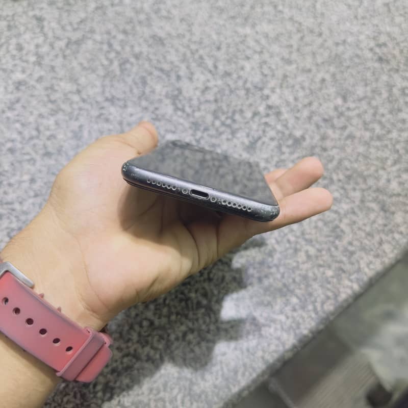 iPhone 11 0