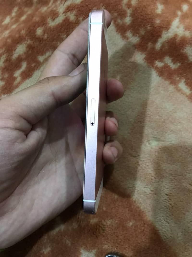 Apple iPhone SE 3