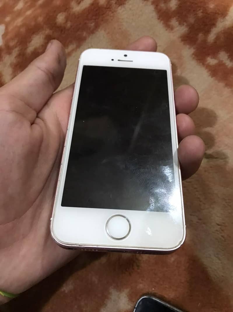 Apple iPhone SE 8