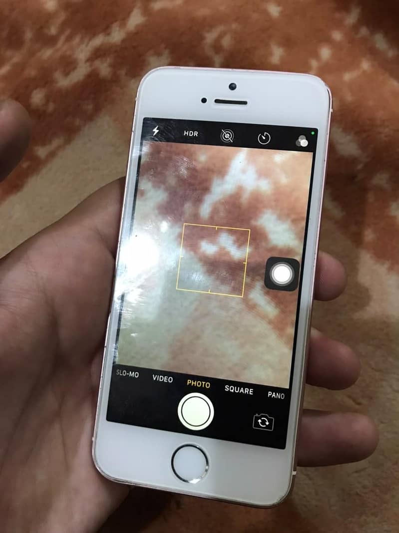 Apple iPhone SE 12