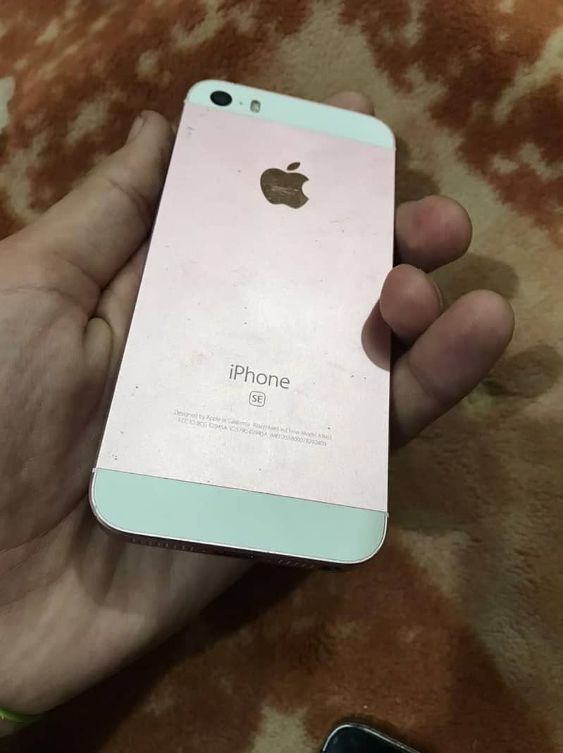 Apple iPhone SE 15