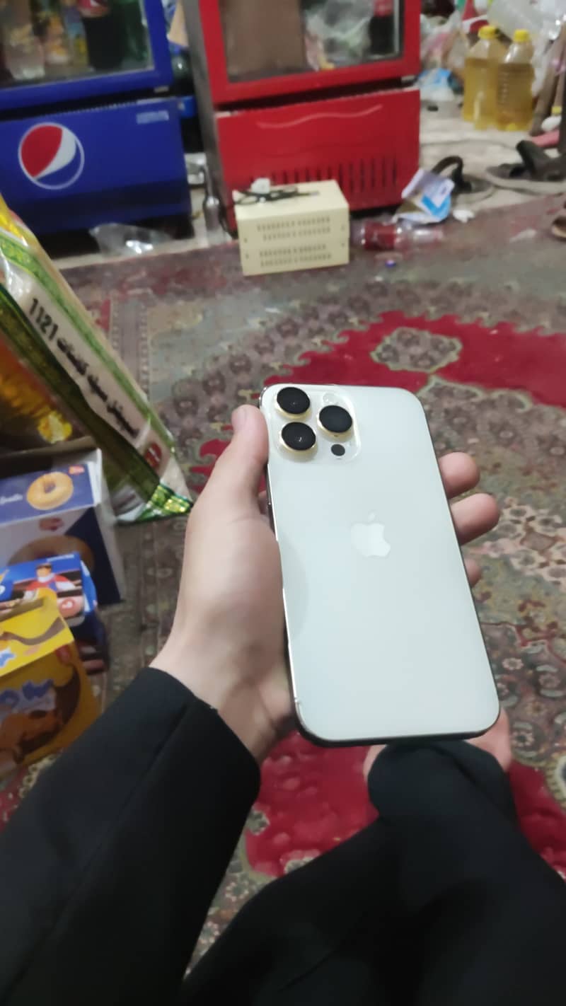 iPhone 14 Pro 2