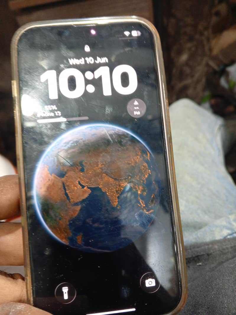 Apple iPhone 13 0