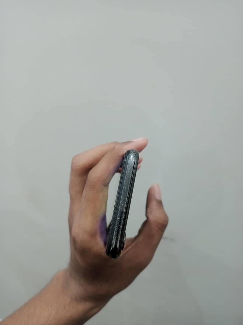 Apple iPhone X 3