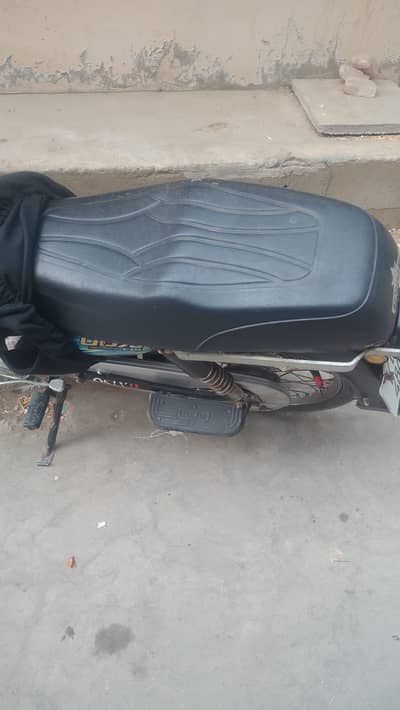 mujhy bike sell ker h