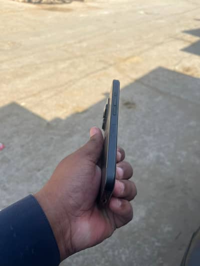 Apple iPhone 16 Pro