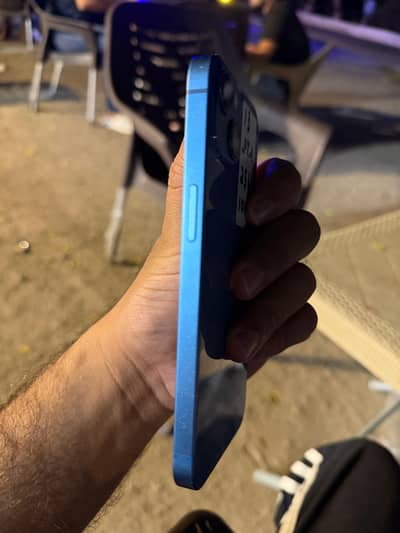 Apple iPhone 13