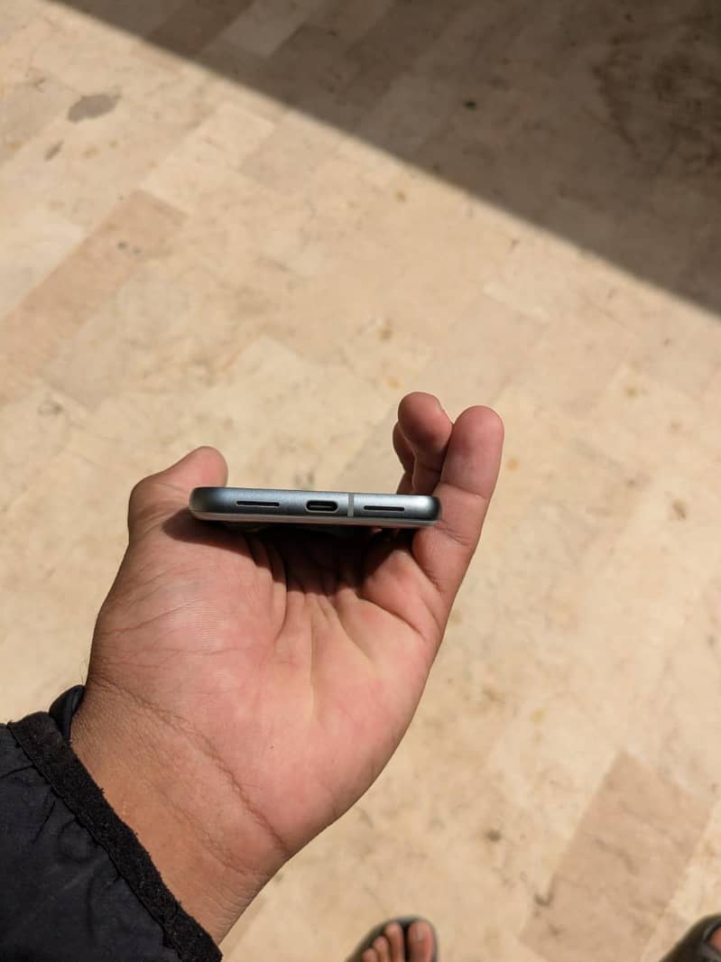 Google Pixel 8 5