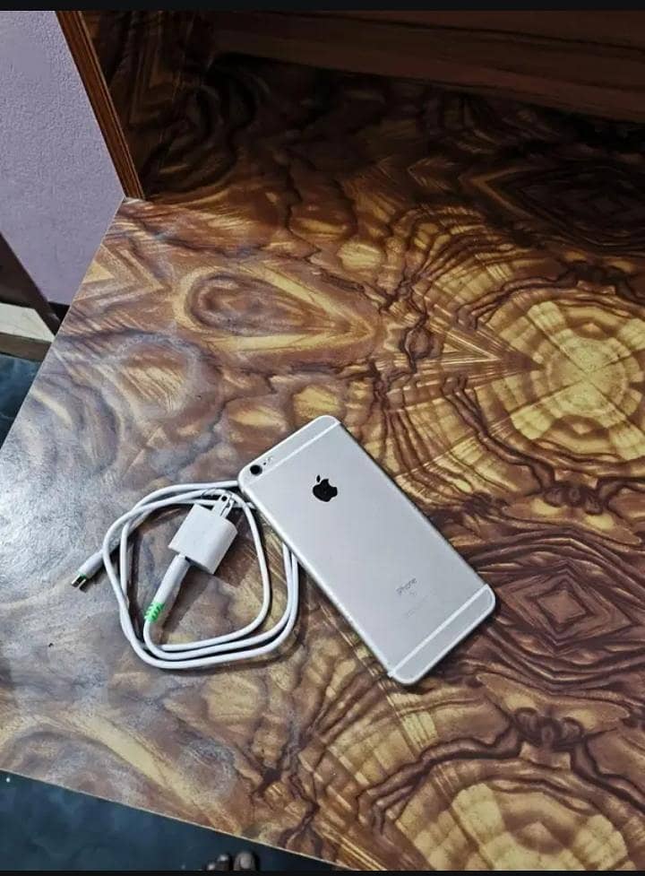 Apple iPhone 6S Plus 0
