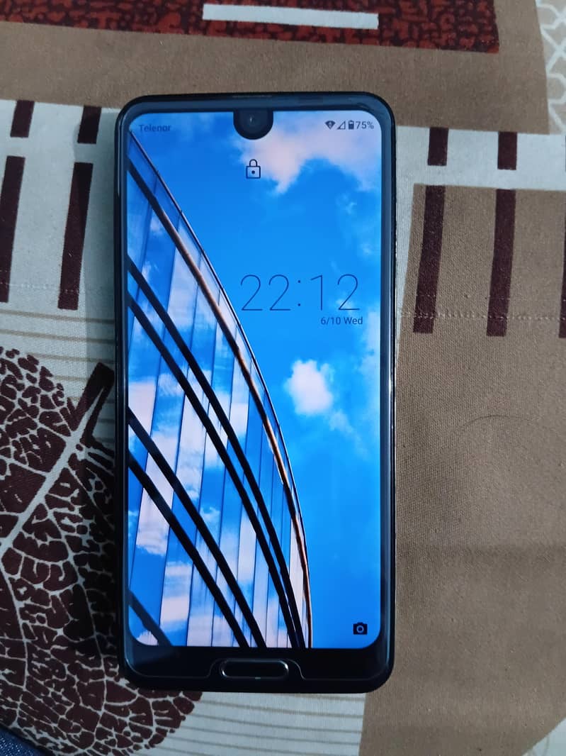 Sharp Aquos R2 1