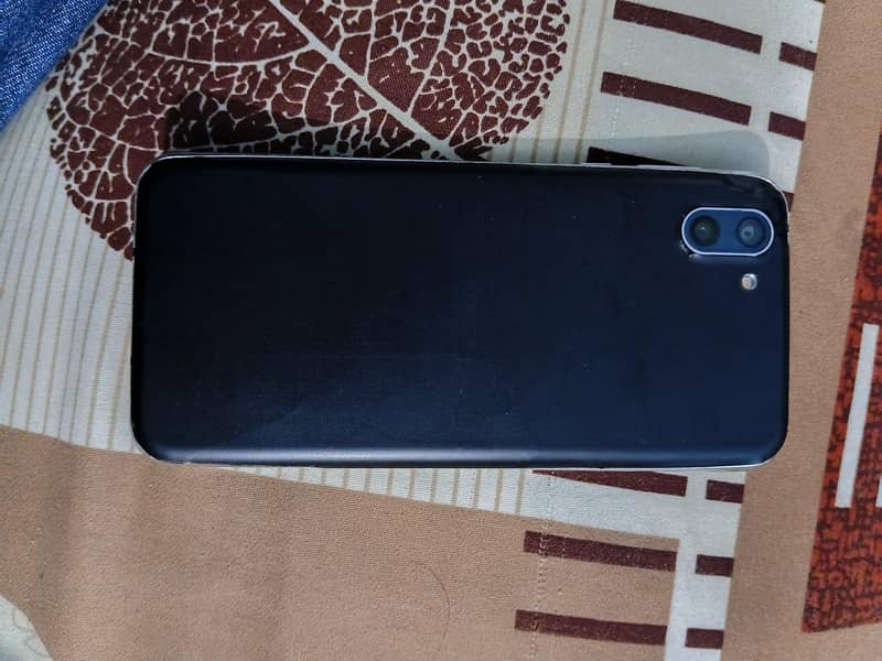 Sharp Aquos R2 3