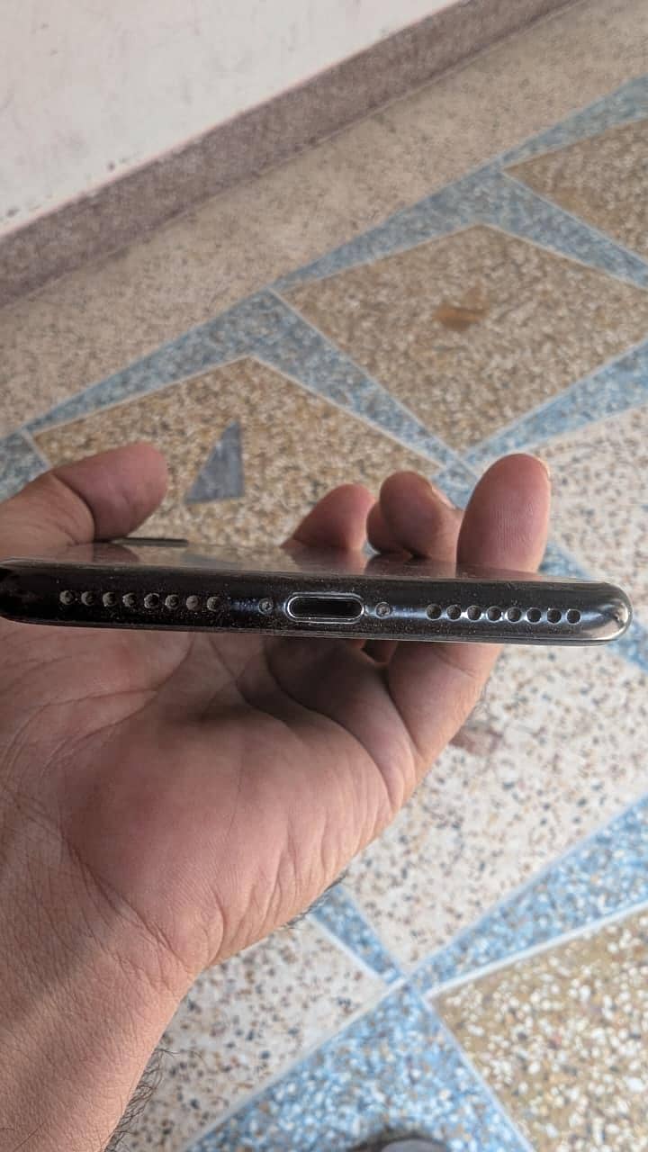 Apple iPhone 7 Plus 0