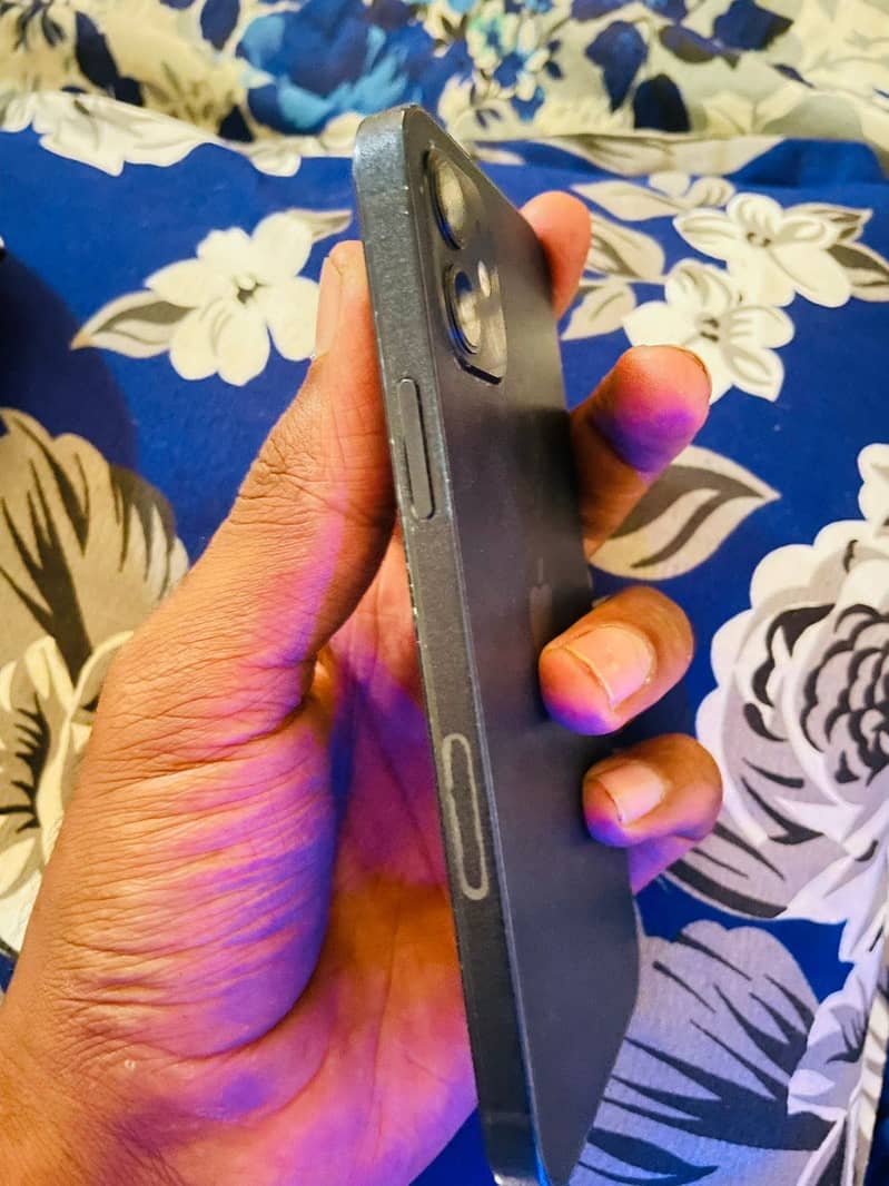 Apple iPhone 12 3