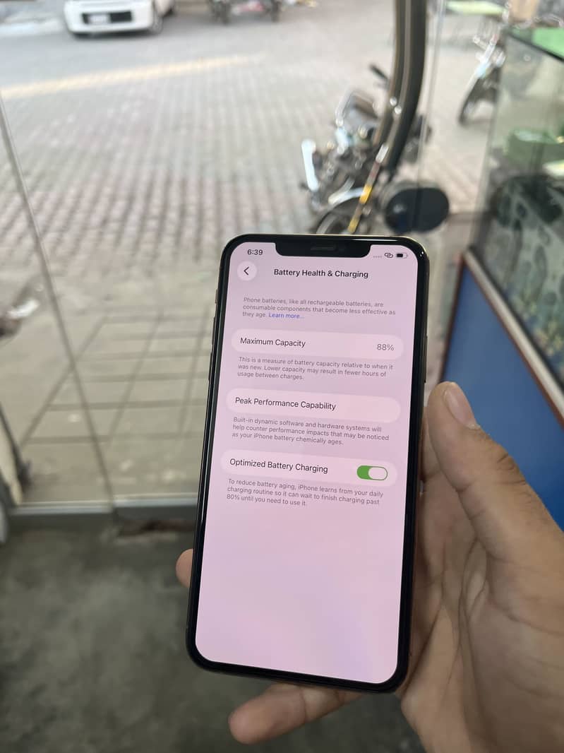 Apple iPhone 11 Pro Max 1