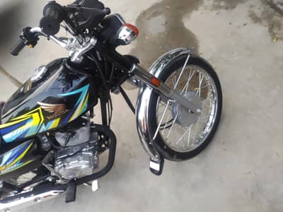 CG 125 bilkul ha aj he buy kiya ha only 7km drive khali