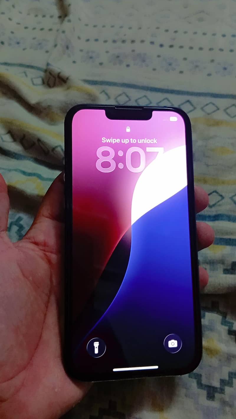 Apple iPhone 13 4