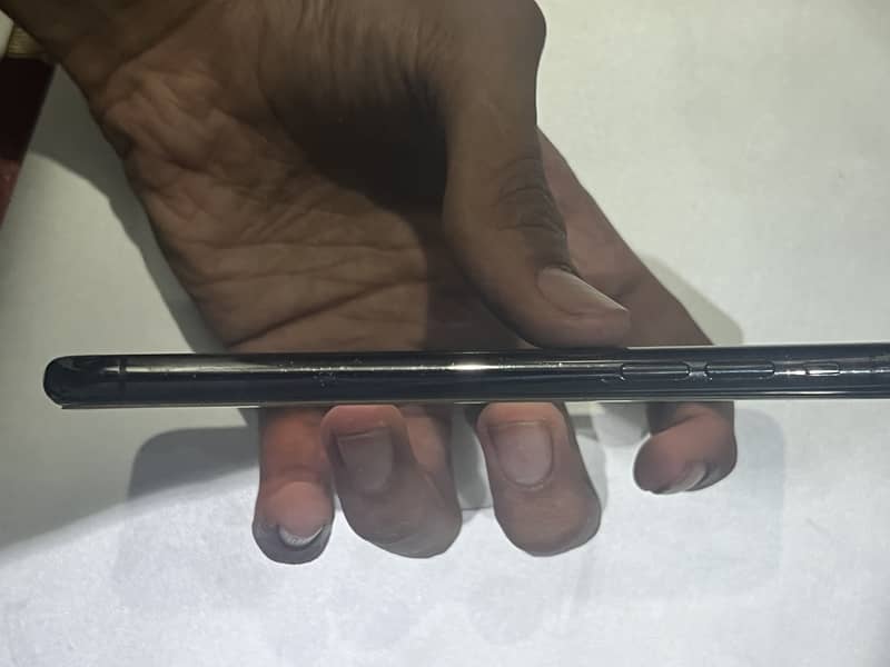 Apple iPhone X 5