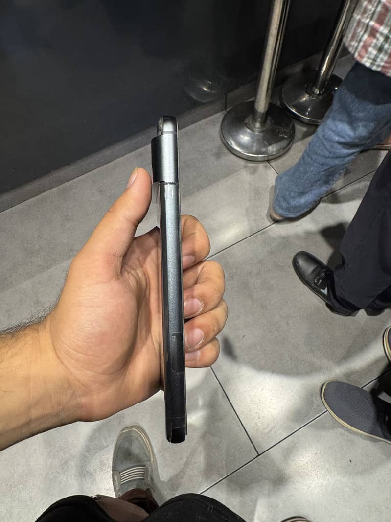 Google Pixel 8 3
