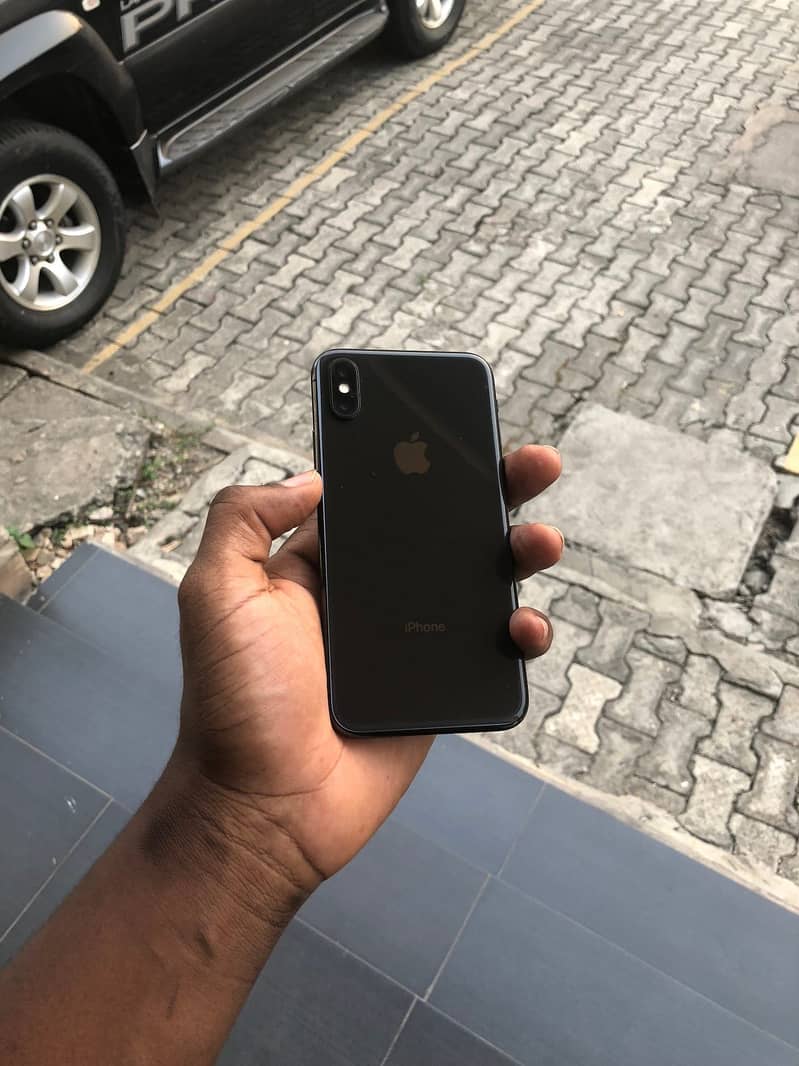Apple iPhone X 0