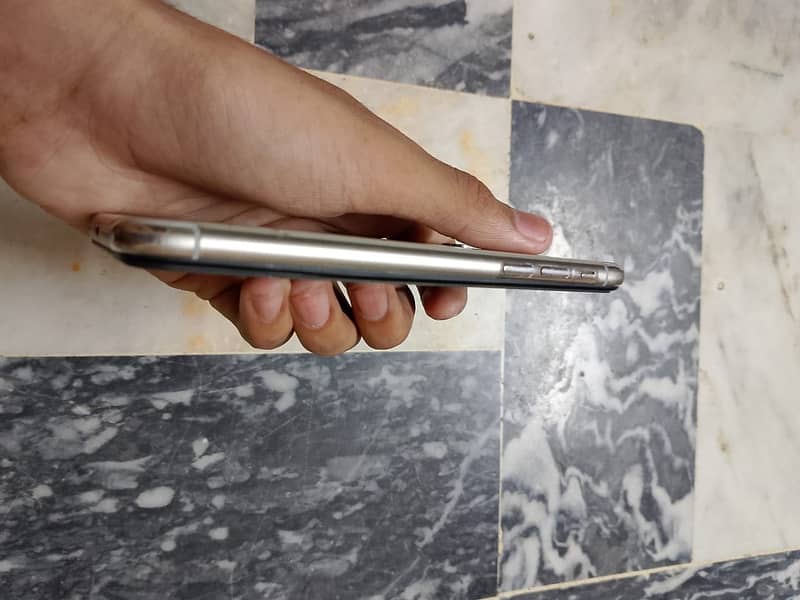 Apple iPhone X 3
