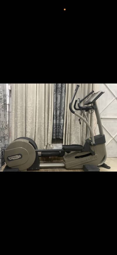 Techno gym elliptical