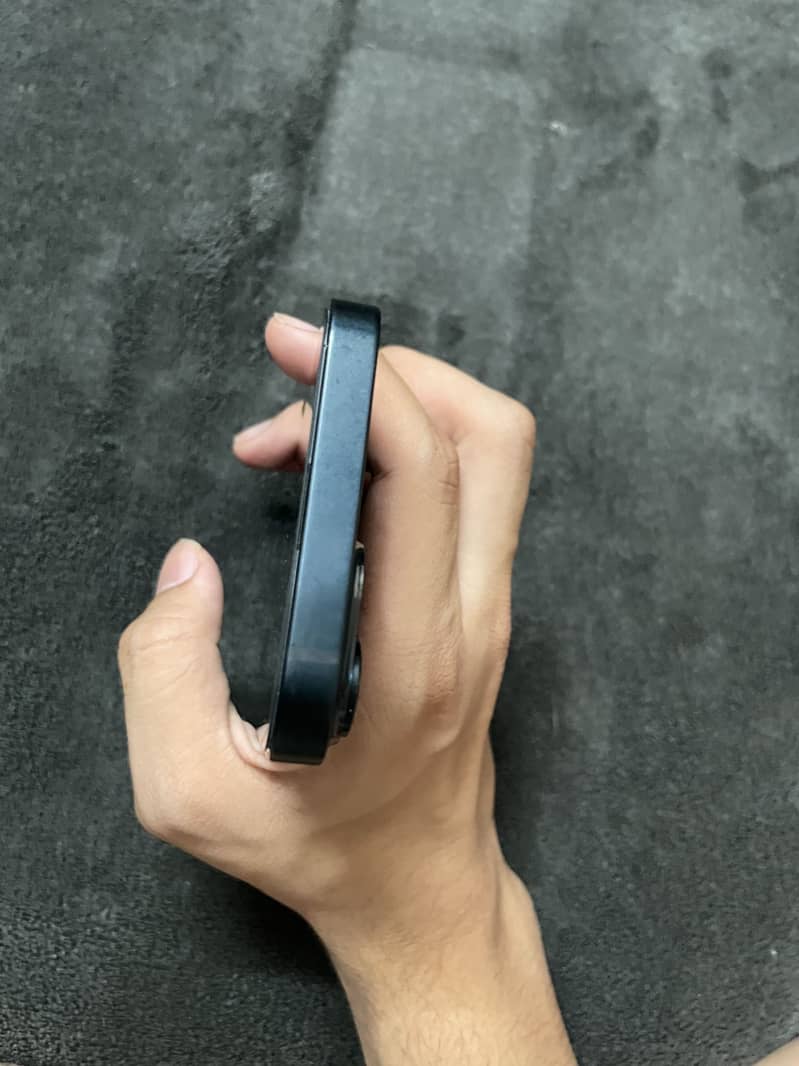iPhone 14 3